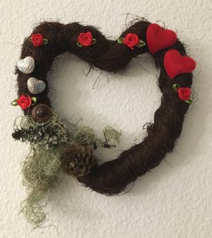 Herz der Liebe mit Lärchezapfen